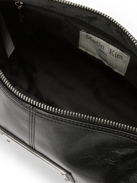 BUCKLE STRAP SHOULDER BAG IN BLACK