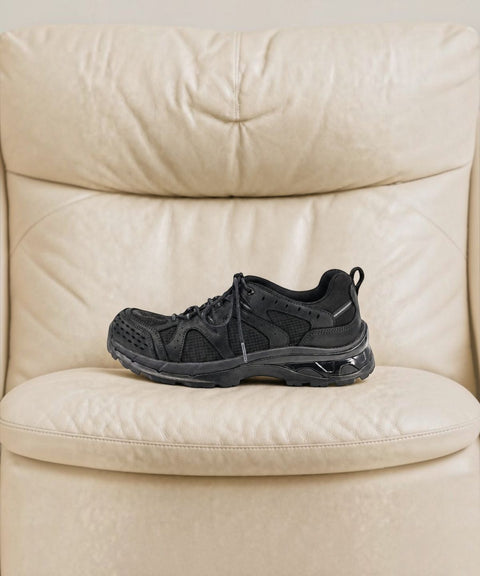 YASE_GO OUT Vintage Pull-Up Sneakers In Black