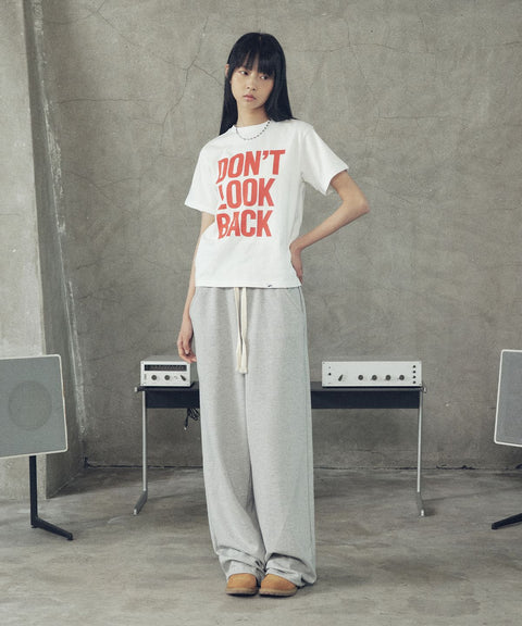 Don't Look Back Lettering Cropped Short Sleeve T-Shirt