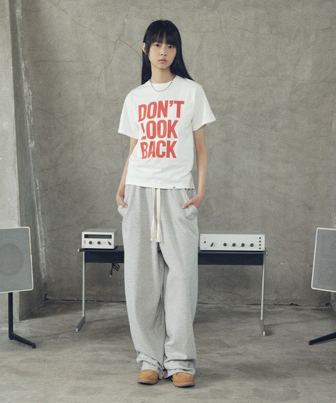 Don't Look Back Lettering Cropped Short Sleeve T-Shirt
