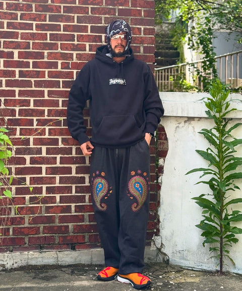 PAISLEY EMB. H-T SWEAT PANTS - Styling