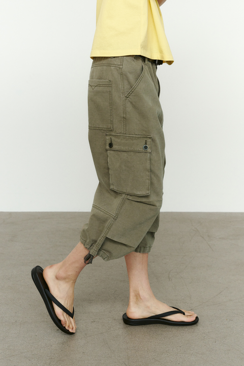 CHOWOO Vintage Military Capri Cargo Pants - Khaki