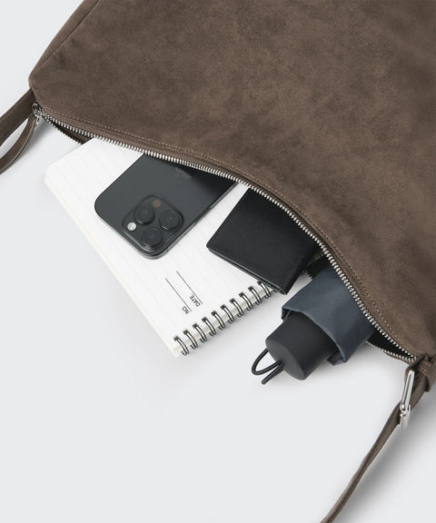 MUSINSA STANDARD_Synthetic Suede Messenger Bag [Brown]