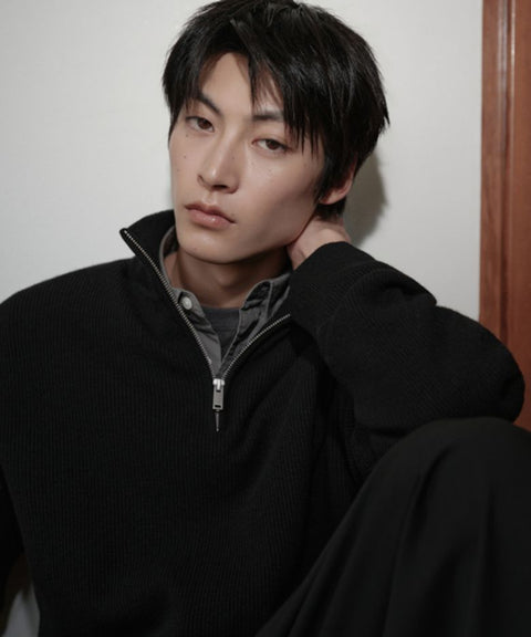 VICTORIA WOOL Minimal Ribbed Quarter-Zip Sweater [Black]