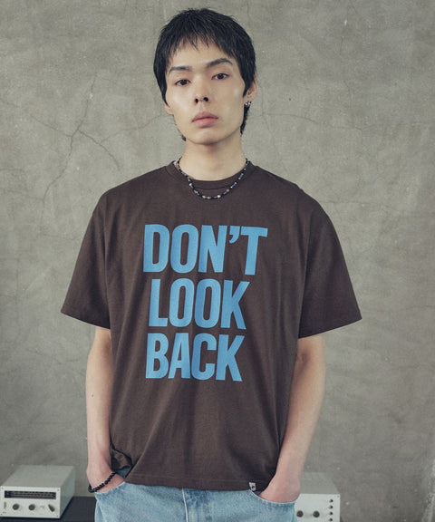 Don't Look Back Lettering Cropped Short Sleeve T-Shirt