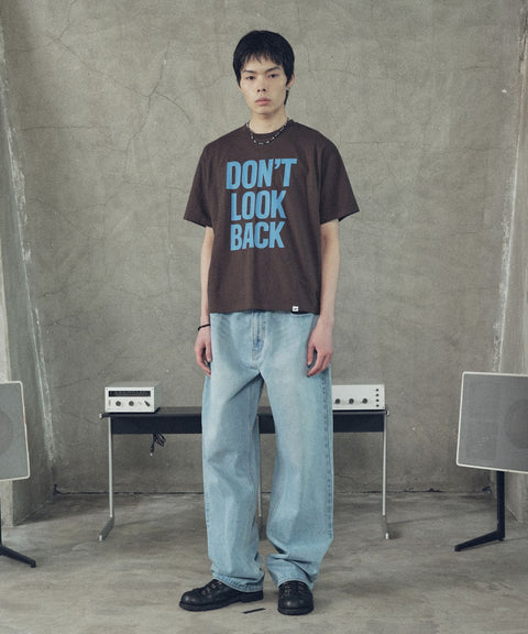 Don't Look Back Lettering Cropped Short Sleeve T-Shirt
